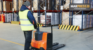 Precisa de curso para operar uma paleteira elétrica